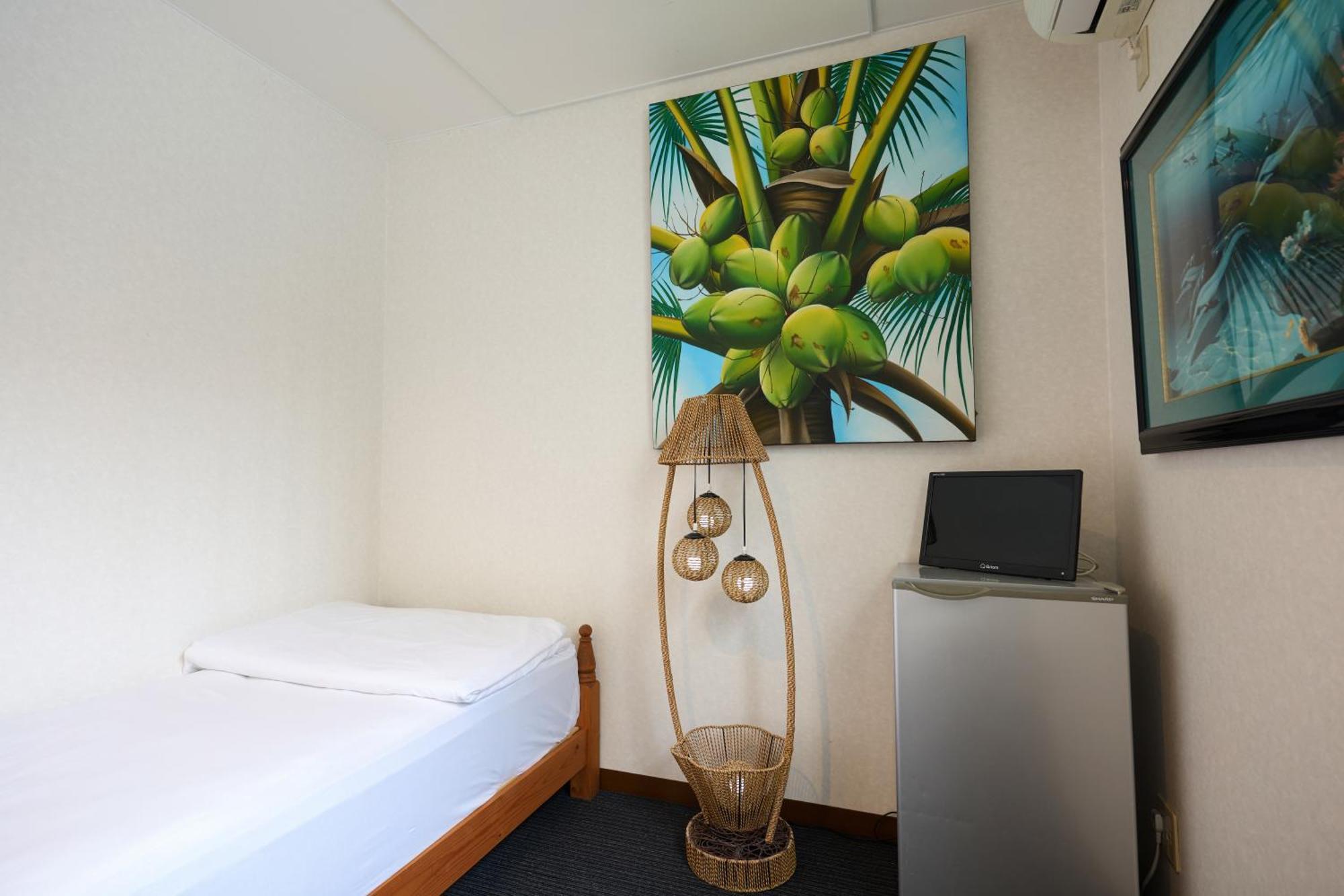 Guest House Grand Naha Exteriér fotografie